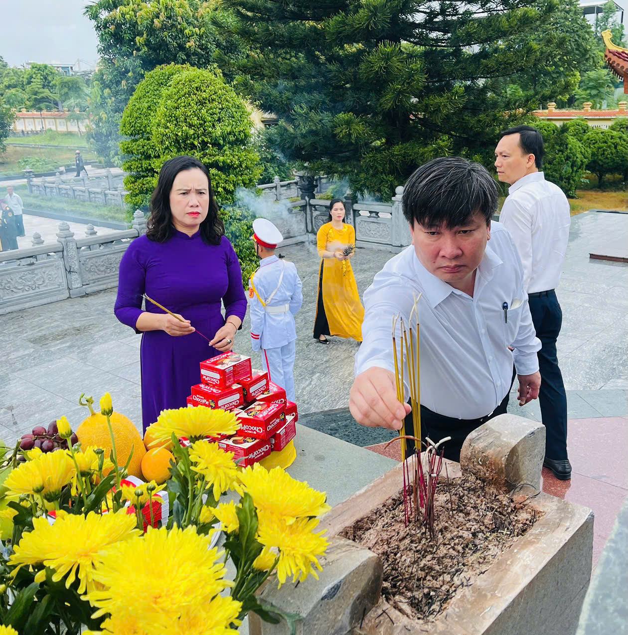 Anh-tin-bai